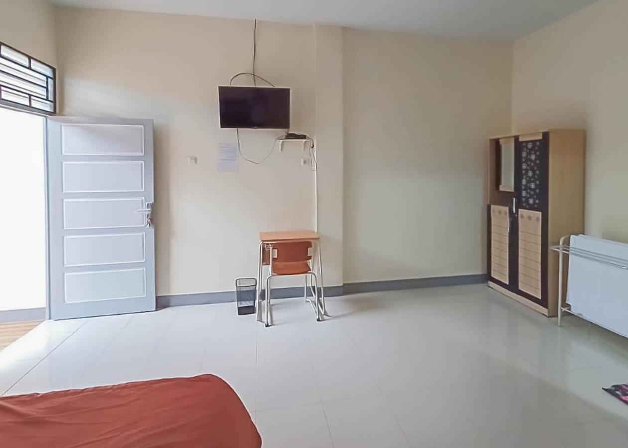 Reddoorz Near Opi Mall 2 Hotel Palembang