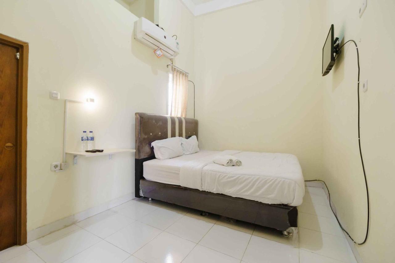 Reddoorz Near Opi Mall 2 Hotel